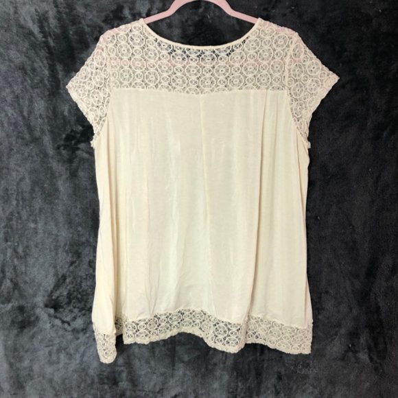 White Lace Sleeve Yolk & Hem Top Size 2x - Picture 4 of 5